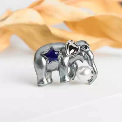 Брошь "Слон" цирковой, цвет бело-синий в матовом серебре