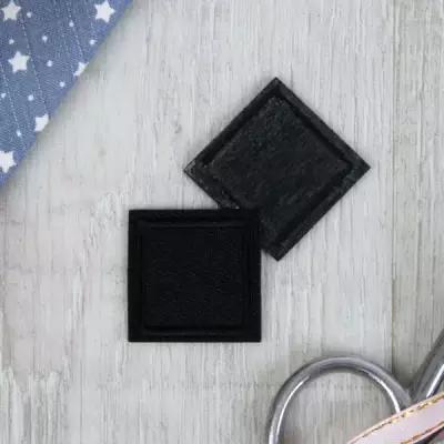 Арт Узор Заплатка для одежды «Квадрат», 2,6 × 2,6 см, термоклеевая, цвет чёрный