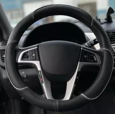 Оплетка на руль Тойота Авенсис (2011 - 2015) седан / Toyota Avensis, натуральная кожа (высокого качества), Черный с серой строчкой