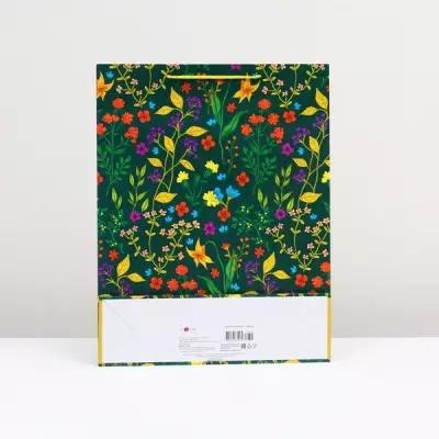 Пакет подарочный "Цветочное поле" 33 х 42,5 х 10 см