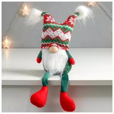 Кукла интерьерная "Дед Мороз в шапке с зелёными узорами, с бомбошками" 41х13х10 см