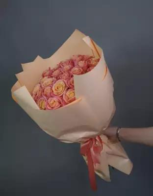 Букет персиковых роз 35 штуки "Мисс Пигги" 45 см