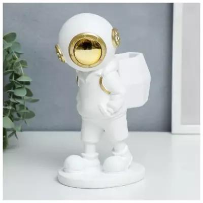 ПК Соль Земли Сувенир полистоун подставка "Девочка с хвостиком в шлеме космонавта" бело-золотой 22х9,5 см 737057