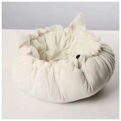 Лежанка для кошек на стяжке с ушками, цвет белый 55 см