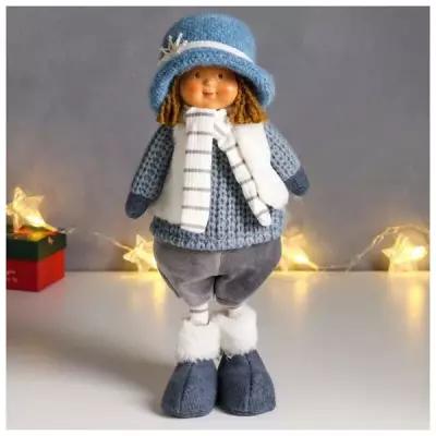 Кукла интерьерная "Малыш в вязаном синем наряде и шляпке со снежинкой" 36,5 см